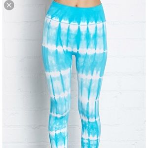Forever 21 Seamless Tie Dye Cropped Leggings